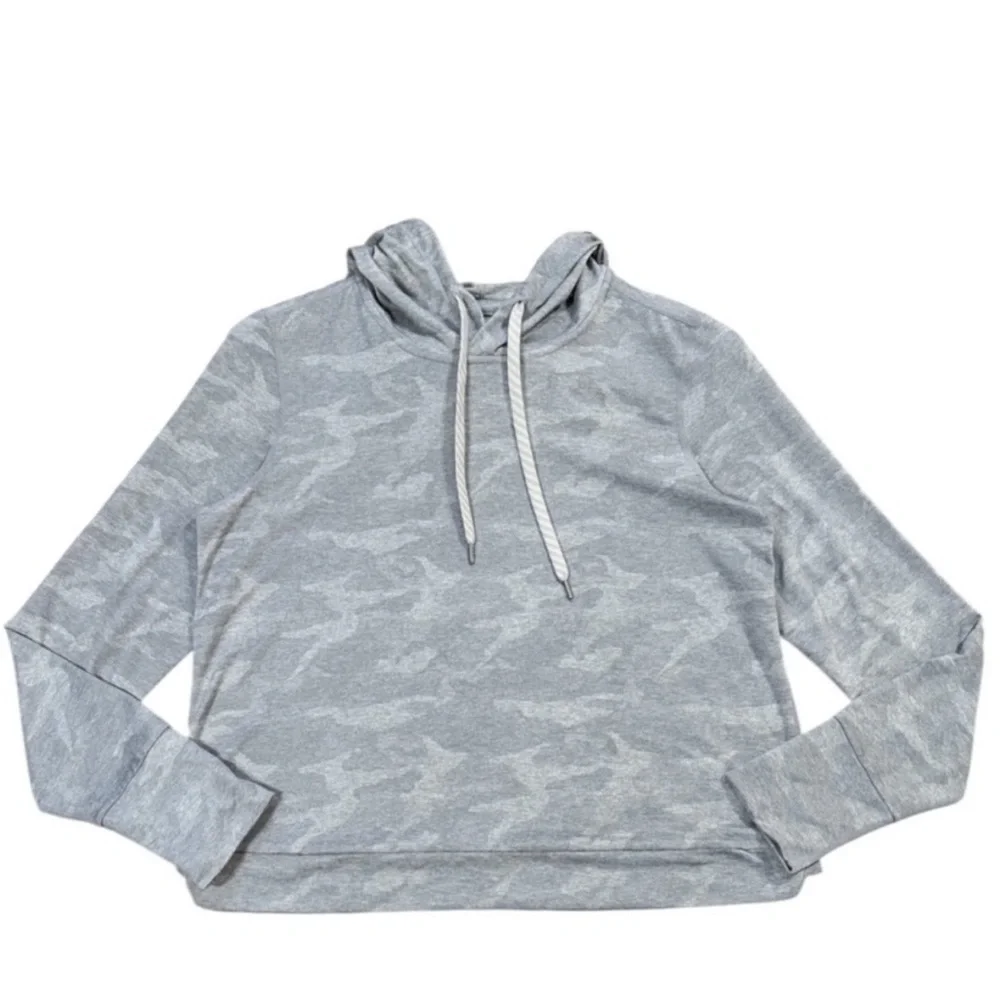 VUORI Halo Essential Hoodie in palo heather camo - Picture 8 of 8